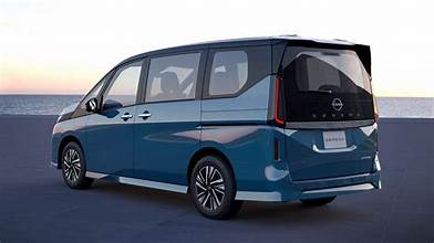 Nissan Serena Back